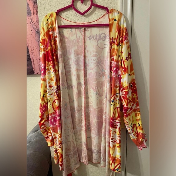 Tops - Plus Size Women’s colorful graffiti summer cardigan size 2X New